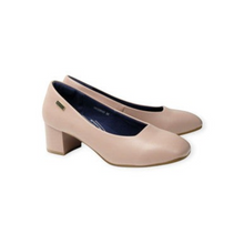 MOODBOARD Santa Barbara ladies beige block heel pumps with a classic round toe design.