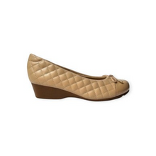 MOODBOARD beige quilted leather pump wedge with a small bow detail and comfortable low heel
