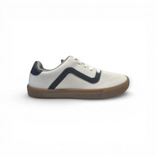 MOODBOARD Molekinho youth retro street sneaker in white synthetic with navy accents and a gum rubber outsole.